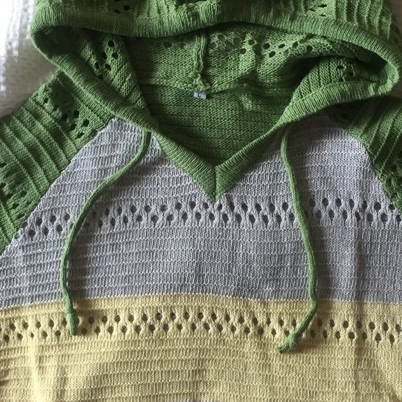 Sweater with Hoodie - Picture 3 of 8